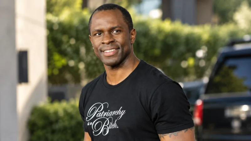Gbenga Akinnagbe on a television drama set